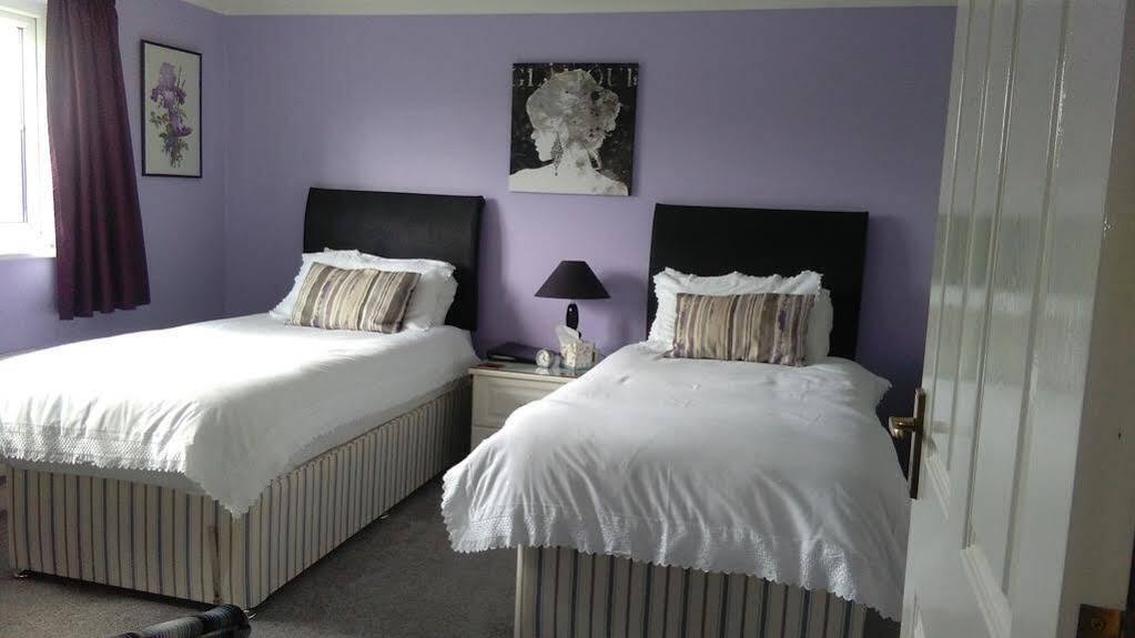 Acer Lodge Bed & Breakfast Mundford Exteriör bild