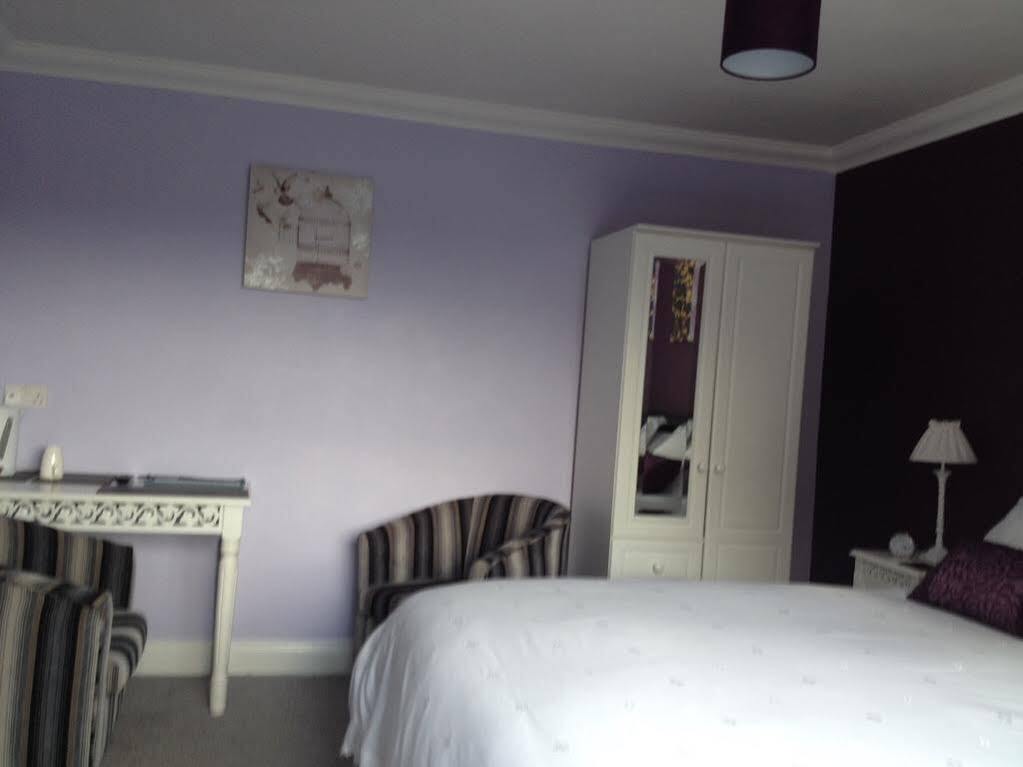 Acer Lodge Bed & Breakfast Mundford Exteriör bild